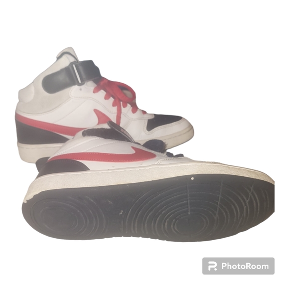 Boys Nike Sneakers - Picture 4 of 6